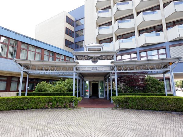 Außenansicht der Montanus Klinik Bad Schwalbach