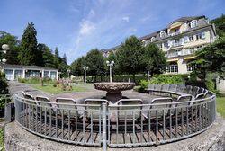 Parkklinik und Kurgarten in Schlangenbad