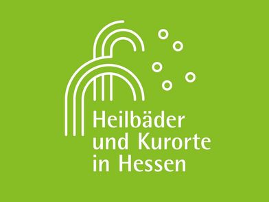 Logo Heilbäder und Kurorte in Hessen mit grünem Hintergund und weißer Schrift